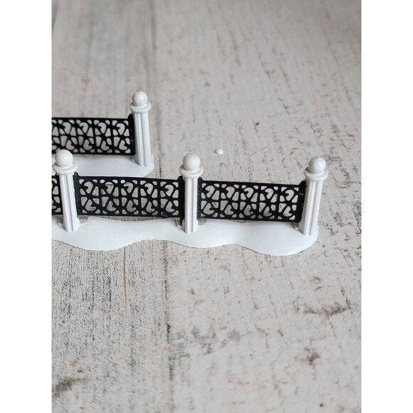 Dept 56 iron fence snow village accessory Xmas set - Picture 3 of 5